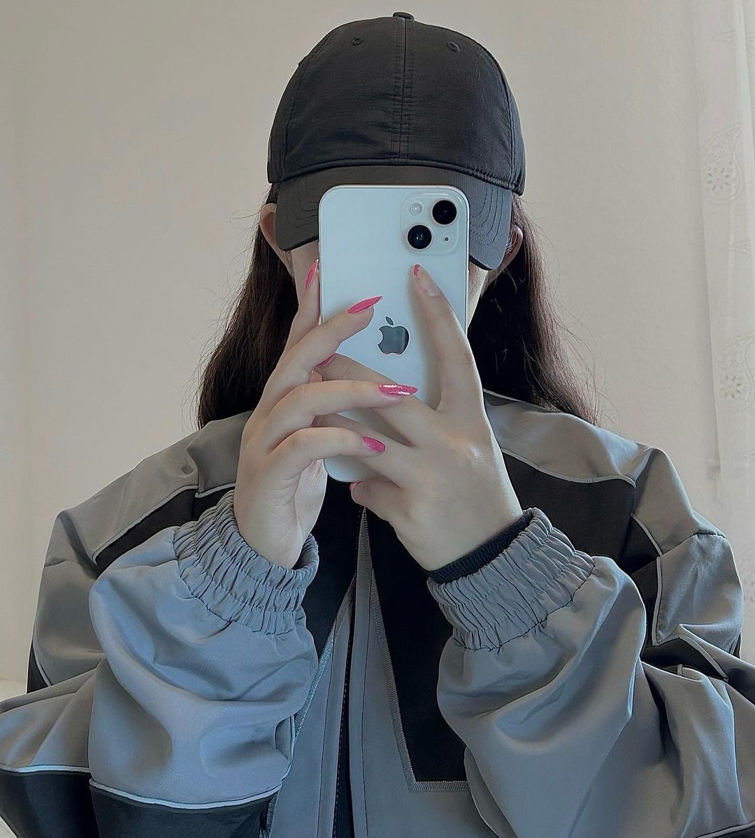 Star Windbreaker