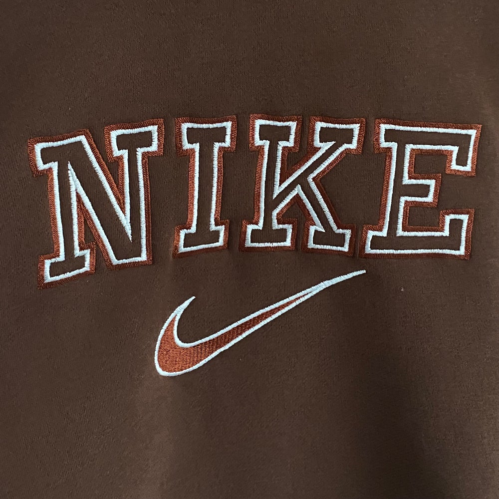 vintage-80s-inspired-nike-sweatshirt_c4cf6675-0f1a-4ff9-b3c7-f757c871e37c.jpg