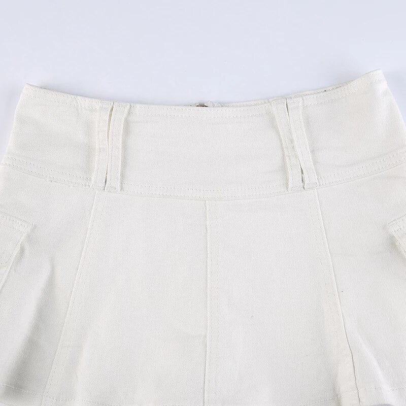 white-mini-skirt_15005ed6-97f2-4ca2-84a0-c1b15415d27e.jpg